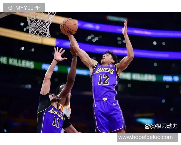 湖人vs老鹰队：特雷·杨26+13击溃东契奇，季后赛形势剧变